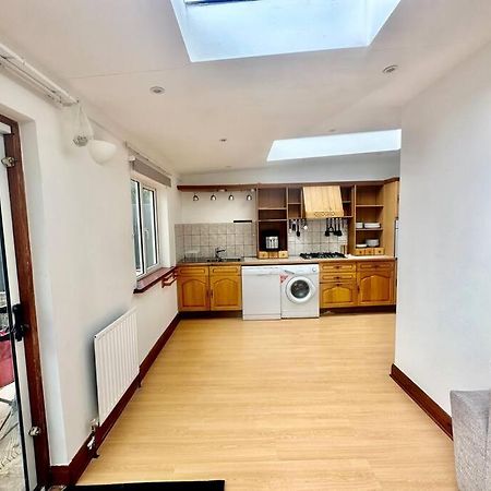 4 Bed House In Daneby Road,Se6 Βίλα Catford Εξωτερικό φωτογραφία