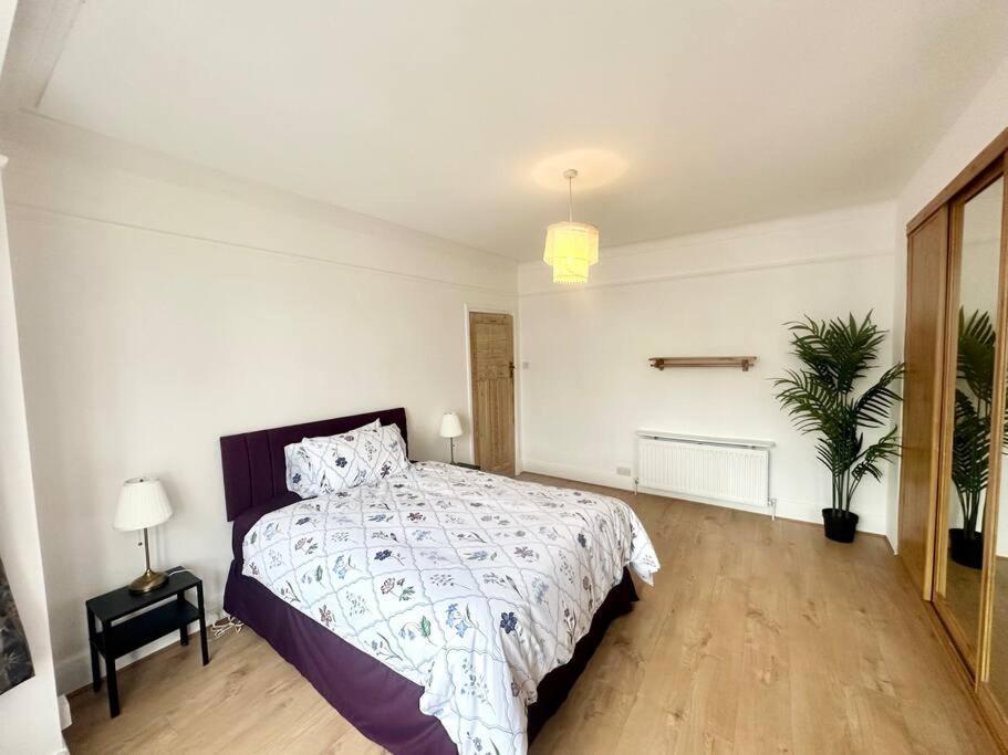 4 Bed House In Daneby Road,Se6 Βίλα Catford Εξωτερικό φωτογραφία