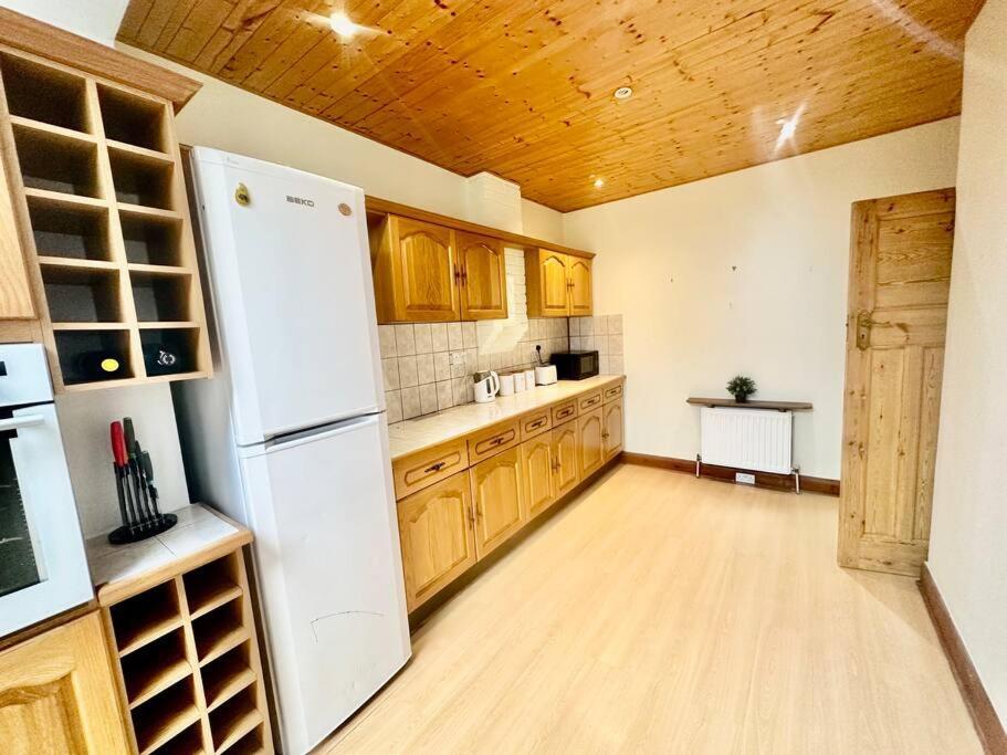 4 Bed House In Daneby Road,Se6 Βίλα Catford Εξωτερικό φωτογραφία