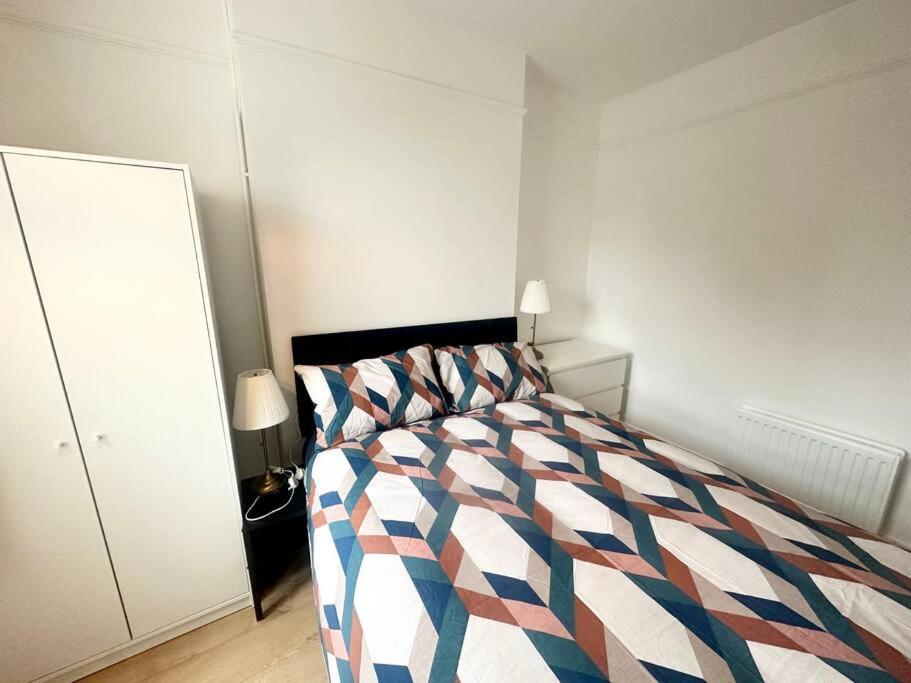 4 Bed House In Daneby Road,Se6 Βίλα Catford Εξωτερικό φωτογραφία