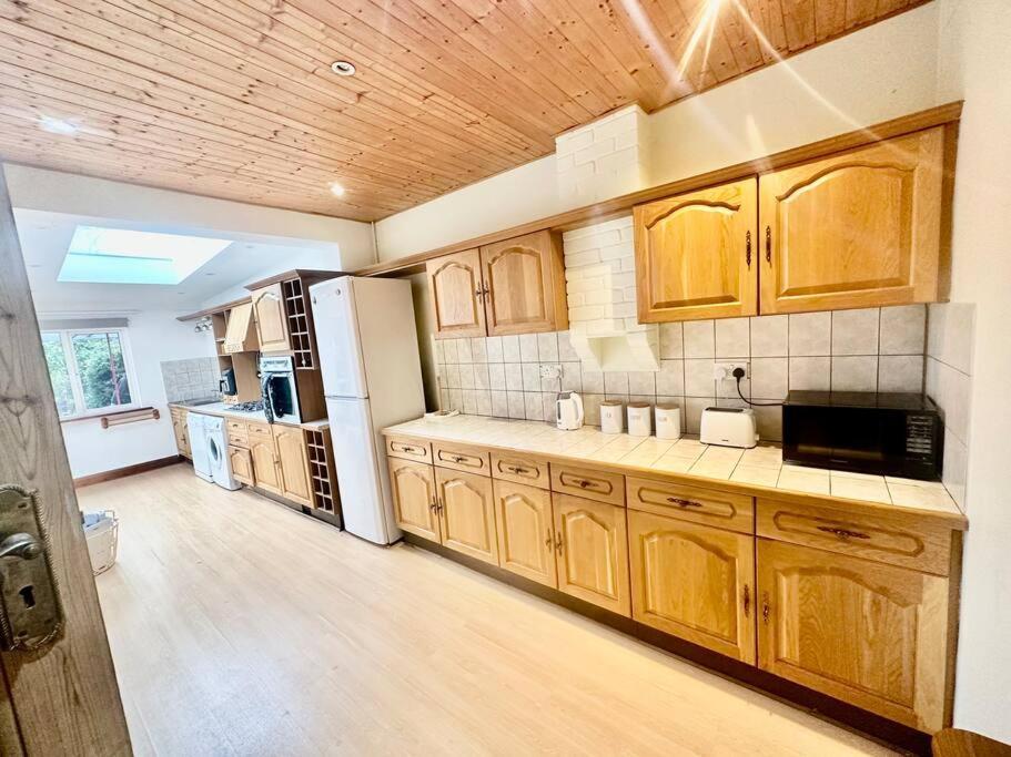 4 Bed House In Daneby Road,Se6 Βίλα Catford Εξωτερικό φωτογραφία