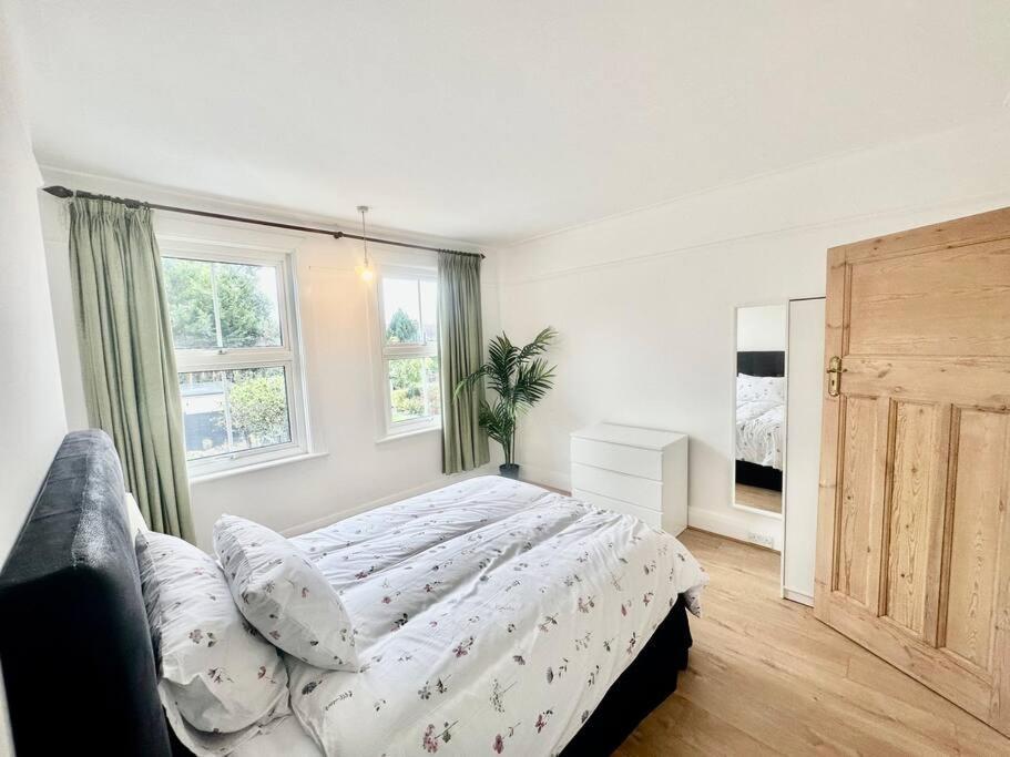 4 Bed House In Daneby Road,Se6 Βίλα Catford Εξωτερικό φωτογραφία