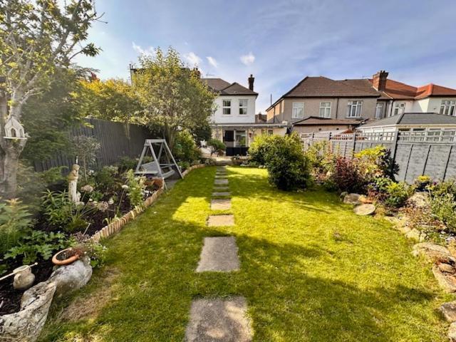 4 Bed House In Daneby Road,Se6 Βίλα Catford Εξωτερικό φωτογραφία